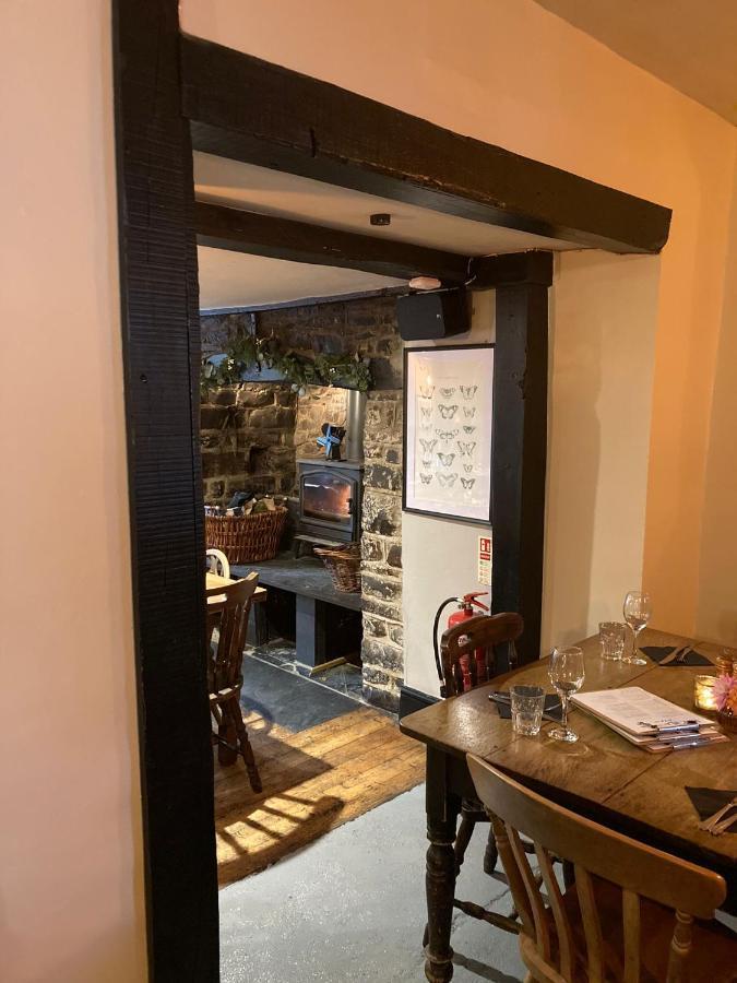 The Old Smithy Inn Welcombe Exterior photo
